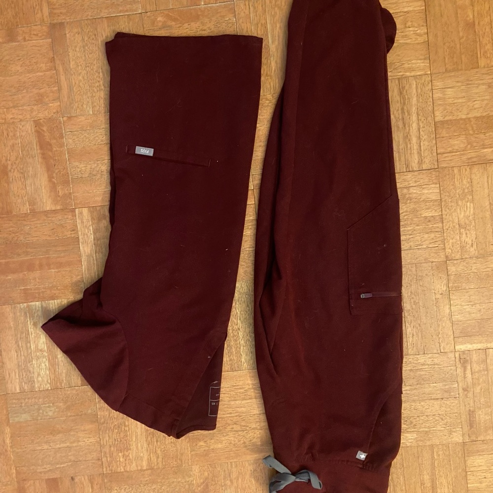 Women’s Figs, xs tops xsp for bottoms, barley worn